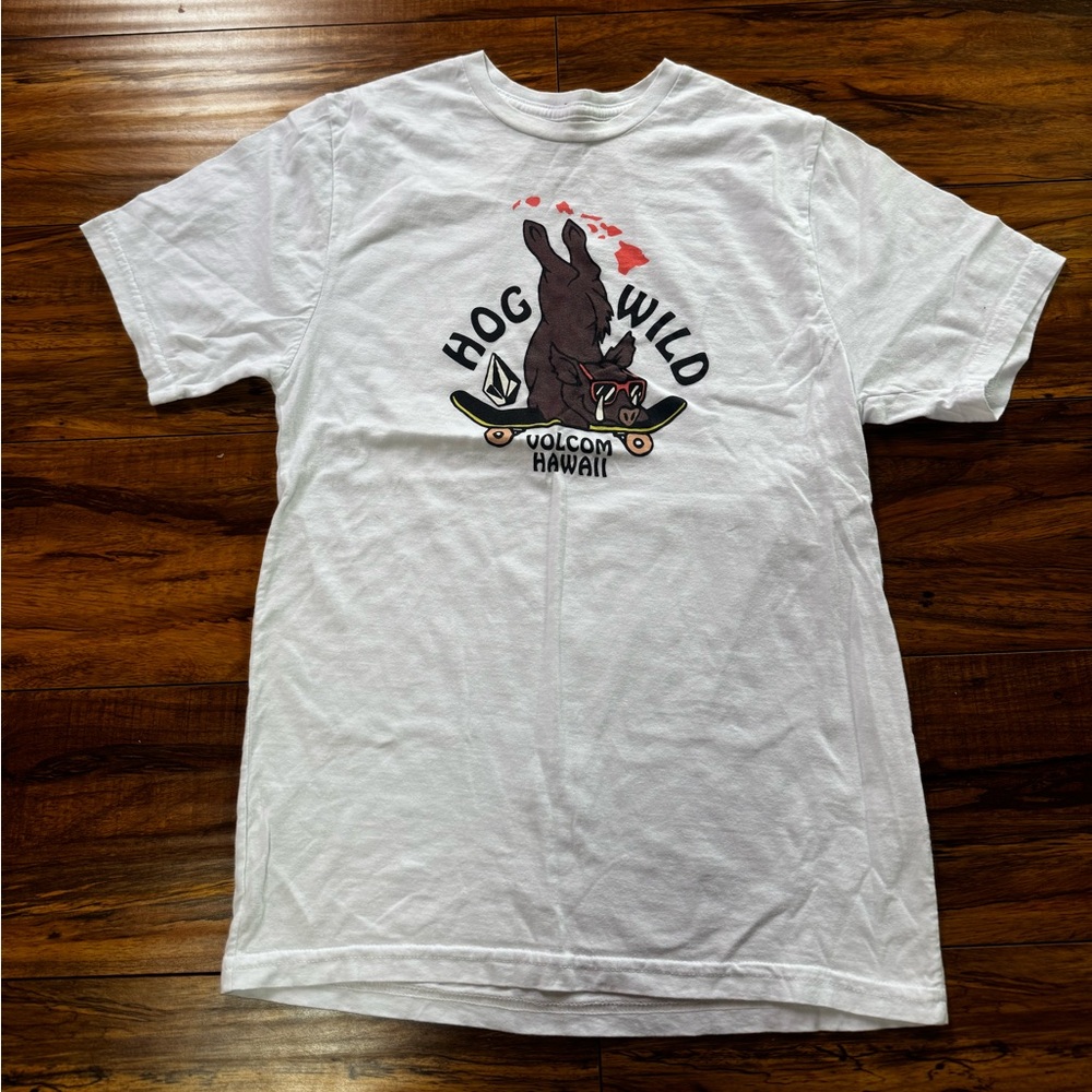 Volcom Hawaii Classic Graphic Tee Size L but Fit Medium